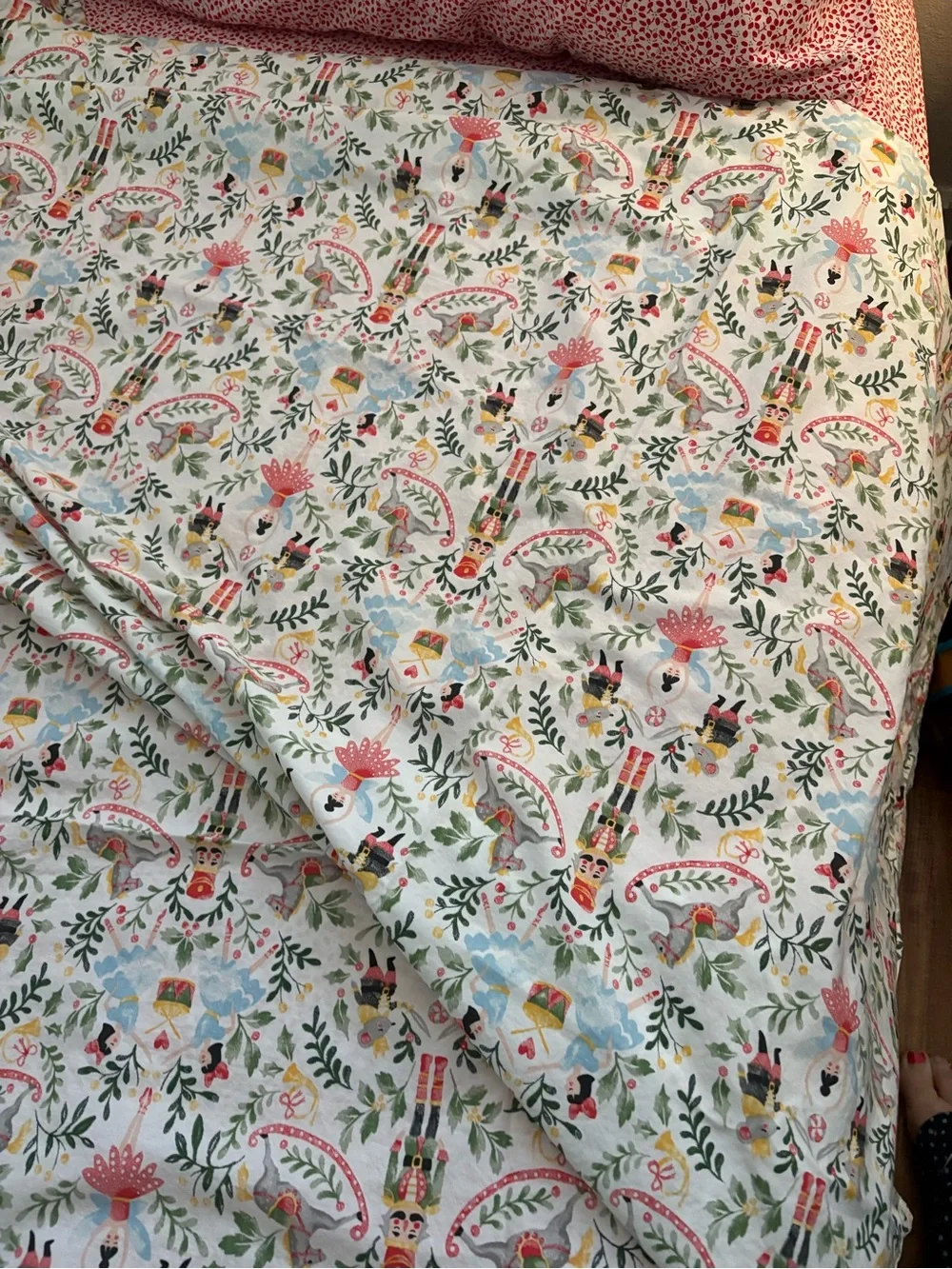 cupcakes & cashmere Nutcracker Cotton Bed Linen in White with Green and Pink Acc